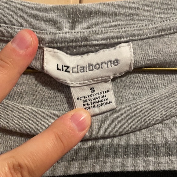 Liz Claiborne size small 3/4 sleeve shirt. - Picture 4 of 6